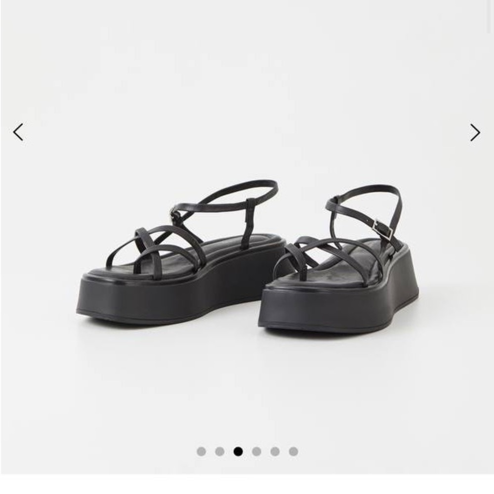 Vagabond Black Platform Sandals with Strappy Design